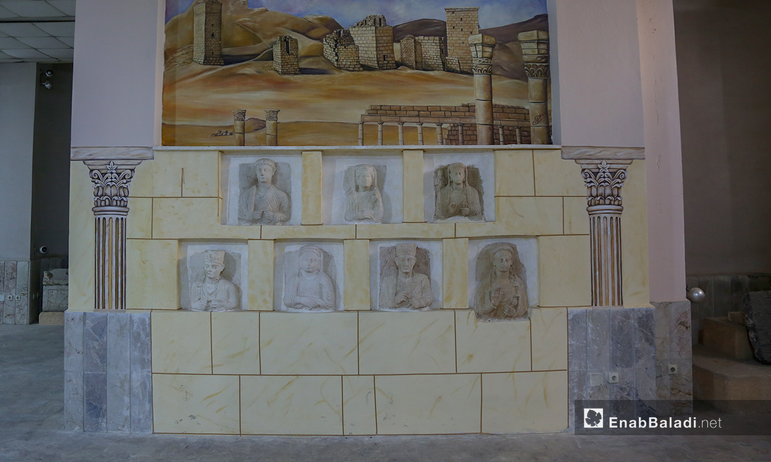 تماثيل حجري في متحف مدينة إدلب، مهربة من آثار تدمر إلى الشمال السوري شباط 2021 (عنب بلدي - يوسف غريبي)