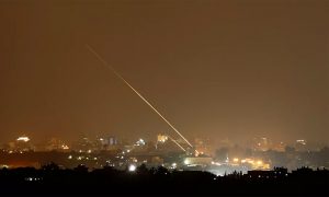 أحد صواريخ المقاومة الفلسطينية - أيار 2020 (رويترز)