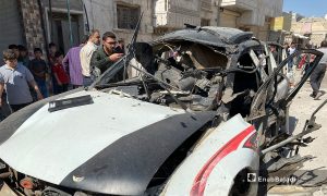 السيارة التي انفجرت بها العبوة الناسفة في مدينة الباب شرقي حلب - 27 حزيران 2021 (عنب بلدي)