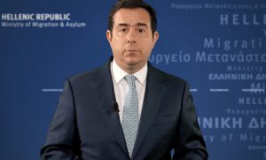 وزير الهجرة اليوناني نوتيس ميتاراشي_ 7 من حزيران 2021 (وزارة الهجرة اليونانية) 