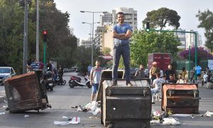 قطع طريق قصقص بيروت احتجاجًا على تردي الواقع الاقتصادي في لبنان_ 7 من حزيران (النهار)