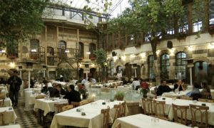 مطعم في دمشق (Rayatravel)