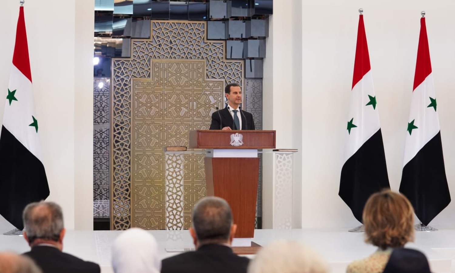 رئيس النظام السوري، بشار الأسد، خلال أدائه القسم الدستوري في 17 من تموز 2021 (رئاسة الجمهورية العربية السورية)