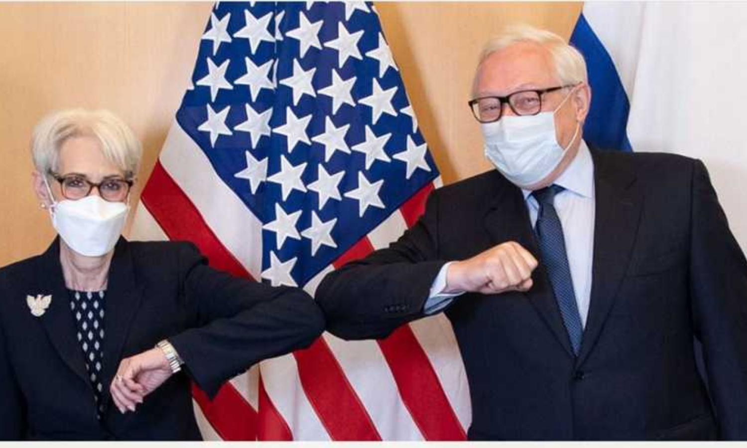 نائبة وزير الخارجية الأميركي، ويندي شيرمان، ونائب وزير الخارجية الروسي، سيرغي ريابكوف، يترأسان محادثات حول الحوار الاستراتيجي، حساب بعثة الولايات المتحدة في جنيف على "تويتر"، 2021.