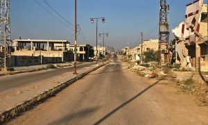 صورة لأحد مداخل مدينة درعا البلد- 21 من تموز 2021 (عنب بلدي)