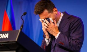 ليونيل ميسي يجهش بالبكاء في المؤتمر الصحفي - 8 من آب 2021 (FCB)