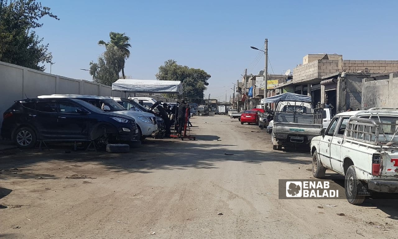 أحد شوارع المنطقة الصناعية في الرقة- 15 آب 2021 (عنب بلدي/حسام العمر )
