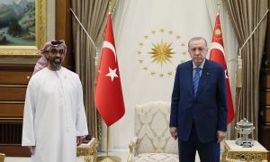 الرئيس التركي رجب طيب أردوغان يستقبل مستشار الأمن الوطني الإماراتي طحنون بن زايد_ 18 من آب (الرئاسة التركية_ تويتر)