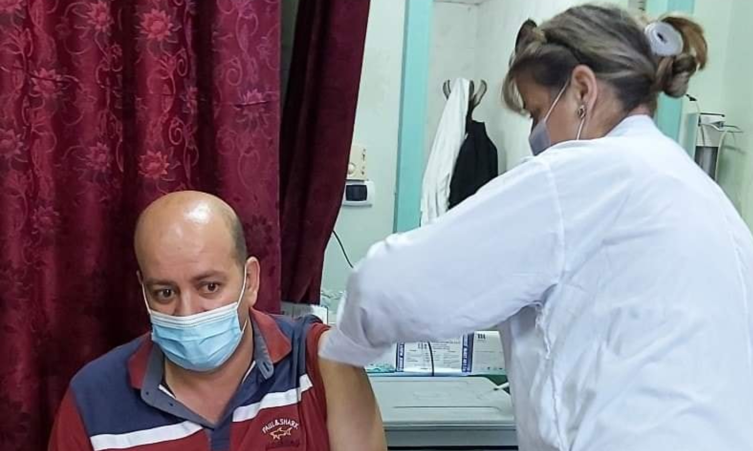 التطعيم باللقاح المضاد لفيروس "كورونا" في سوريا (صفحة وزارة الصحة في فيس بوك)