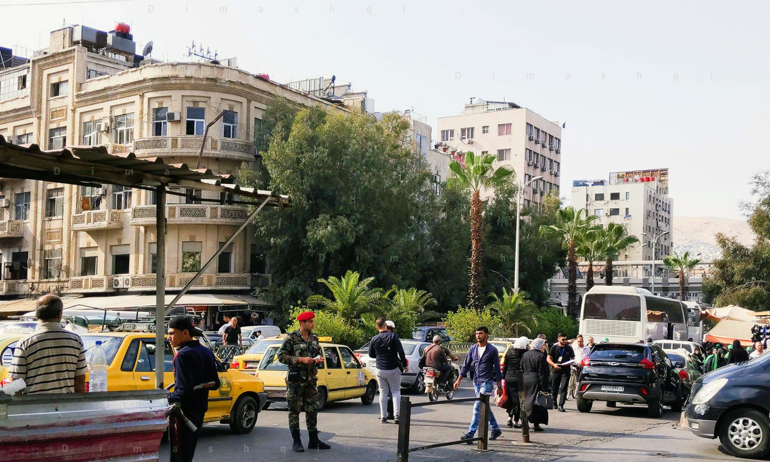 مواطنون في شارع الثورة بمدينة دمشق - 29 أيلول 2019 (عدسة شاب دمشقي)