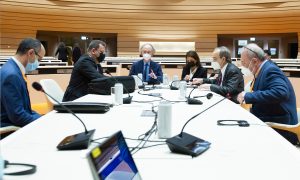 اجتماع رئيس اللجنة الدستورية، هادي من جانب المعارضة، وأحمد الكزبري، مع المبعوث الأممي غير بيدرسون.
17 من تشرين الأول 2021 (الأمم المتحدة)