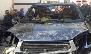 السيارة التي جرى استهدافها في عبوة ناسفة في محافظة القنيطرة- 17 من تشرين الأول 2021 (سانا)
