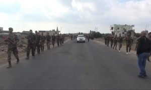 صورة تظهر انتشار مقاتلين من قوات النظام في مدينة جاسم بريف درعا بموجب اتفاق التسوية- 4 تشرين الأول 2021 (سبوتنيك)