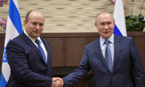 رئيس الوزراء الإسرائيلي، نفتالي بينيت، يلتقي بالرئيس الروسي، فلاديمير بوتين في سوتشي، روسيا، في 22  من تشرين الأول 2021 (Kobi Gideon / GPO)
