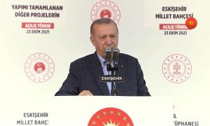الرئيس التركي رجب طيب أردوغان خلال افتتاح حديقة إسكيشهير الوطنية_ 23 من تشرين الأول (الرئيس التركي/ تويتر)