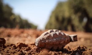 مخلفات حرب غير منفجرة في الأراضي الزراعية شمالي حلب 17 تشرين الأول 2021 (الدفاع المدني)