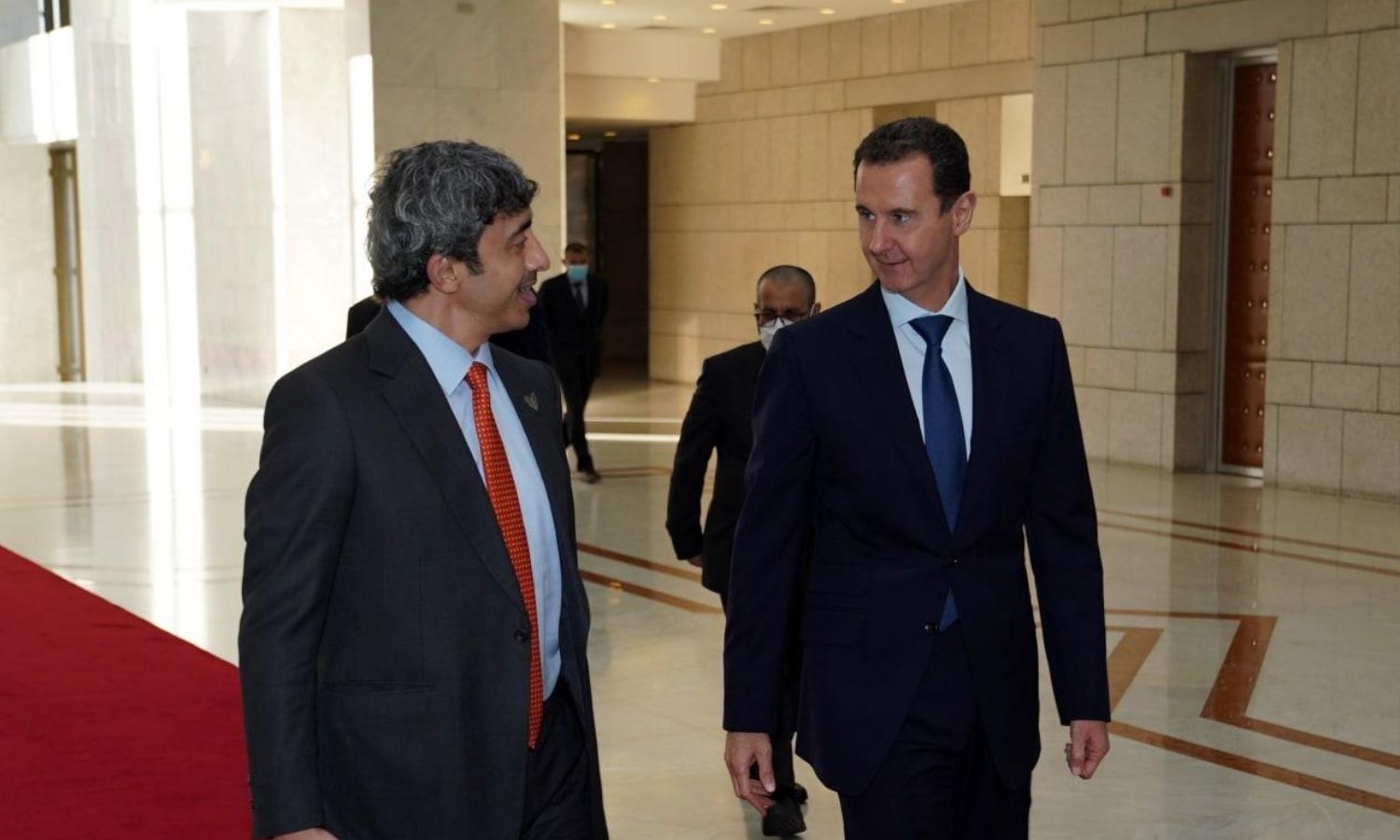 رئيس النظام السوري بشار الأسد ووزير الخارجية الإماراتي عبد الله بن زايد في دمشق - 9 من تشرين الثاني 2021 (سانا)
