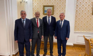 وزير الخارجية الروسي ووفد المعارضة السورية برئاسة أحمد الجربا (تاس)