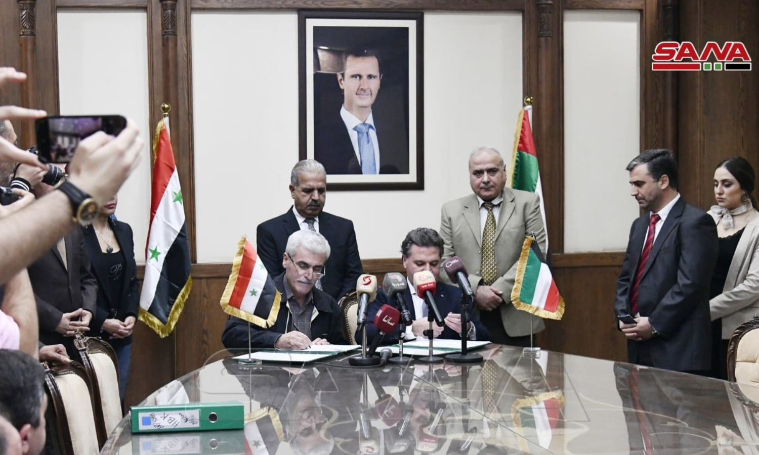 اتفاقية بين "تجمع شركات إماراتية" ووزارة الكهرباء السورية في 11 من تشرين الثاني 2021 (سانا)