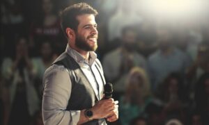 المغني الأردني أدهم نابلسي(يوتيوب)