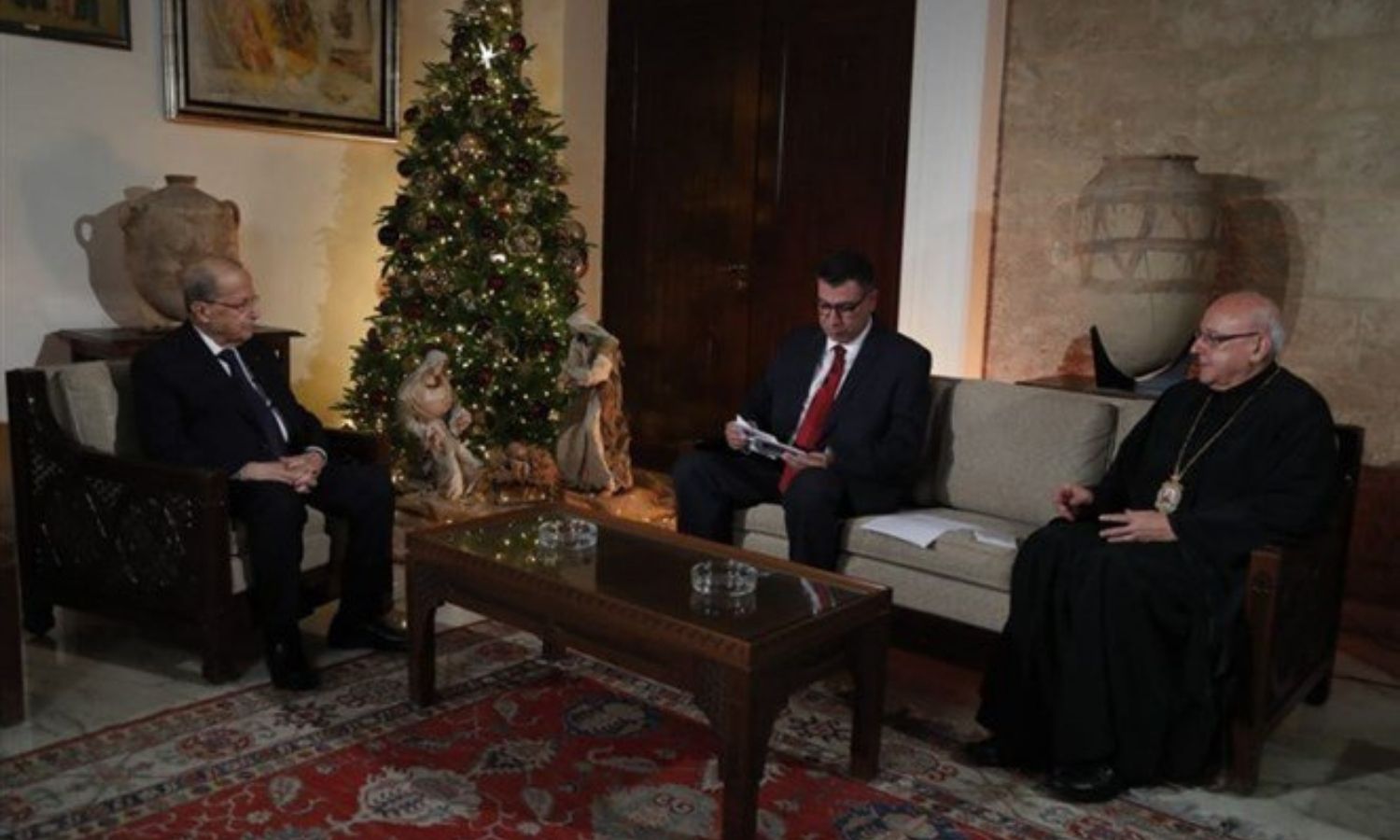 الرئيس اللبناني، ميشال عون، في مقابلة مع قناة "أو تي في" عشية عيد الميلاد، 24 كانون الأول 2021 (التيار الوطني الحر)