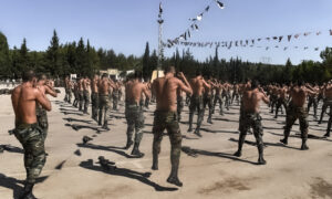 جنود في جيش النظام السوري أثناء التدريب (وزارة الدفاع السورية- فيس بوك)