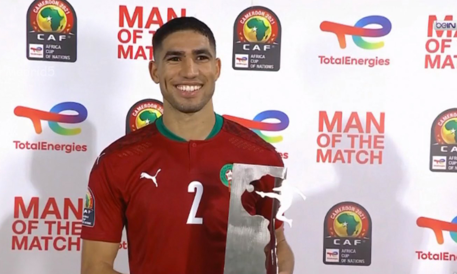 اشرف حكيمي لاعب منتخب المغرب يفوز بجائزة افضل لاعب ضد مالاوي - 25 كانون الثاني 2022 (بي ان سبوررت)