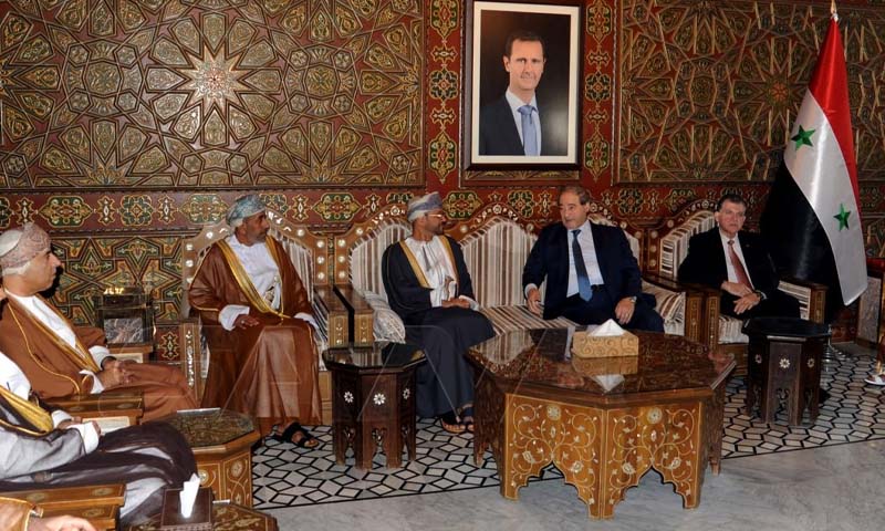وزير الخارجية في حكومة النظام فيصل المقداد، مع وزير الخارجية العُماني في دمشق - 31 من كانون الثاني 2022 (سانا)