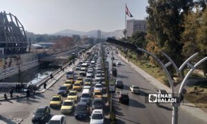 ازدحام مروري في شارع المعرض بدمشق - 28 كانون الثاني 2022 ( حسان حسان / عنب بلدي )
