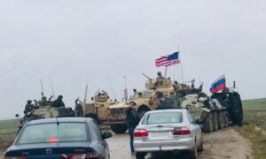 دورية عسكرية أمريكية تمنع دورية روسية من الوصول إلى بلدة معبدة بريف الحسكة الشمالي - 4 شباط 2020 (فرات بوست)



