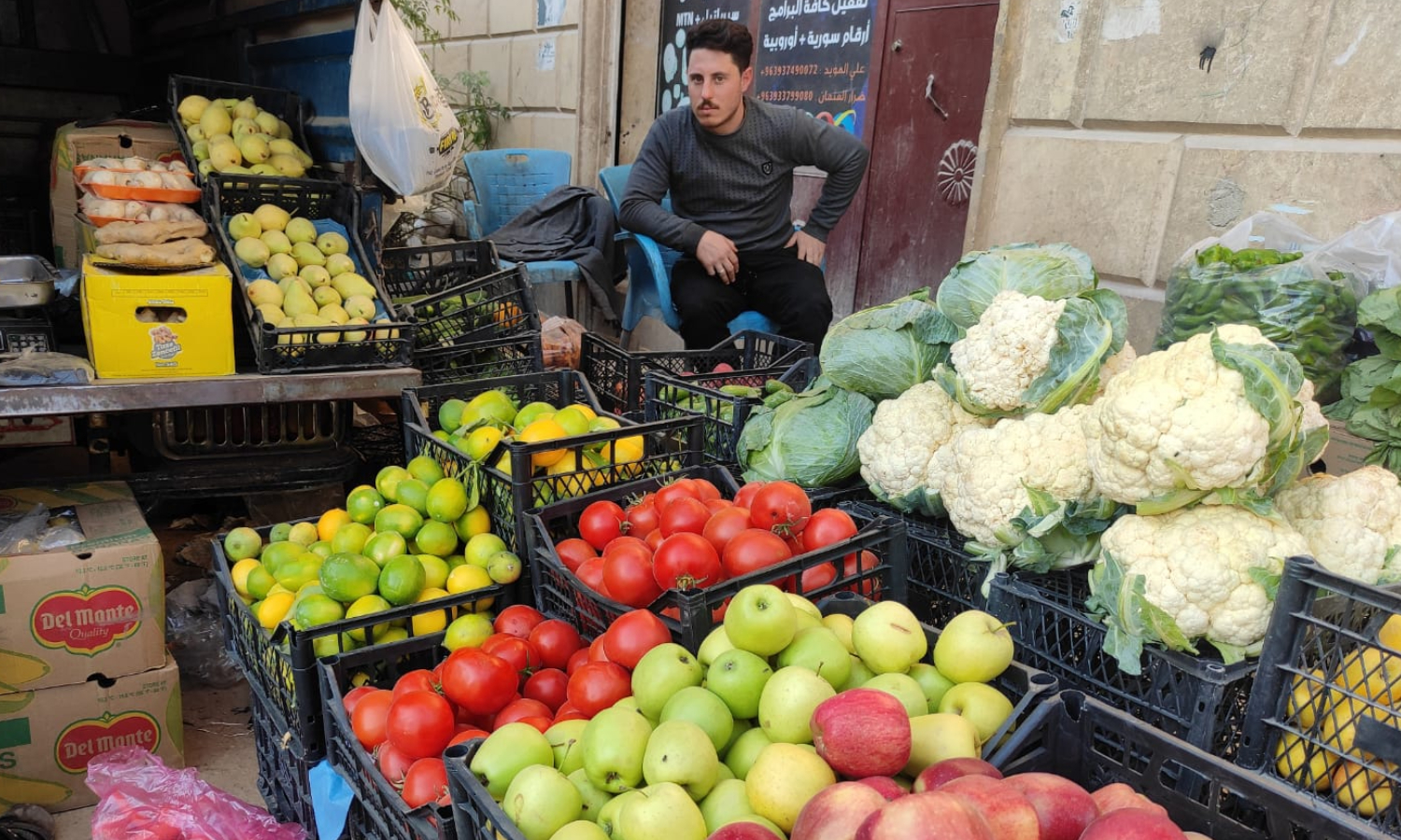 سوق الخضار في مدينة سرمدا بمحافظة إدلب (عنب بلدي/ هاديا منصور)
