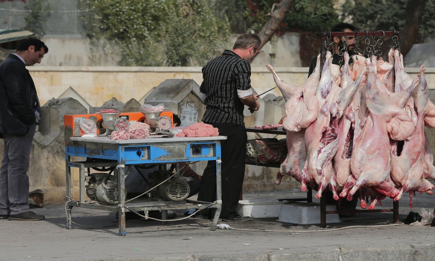 بيع اللحوم في سوريا (AFP)