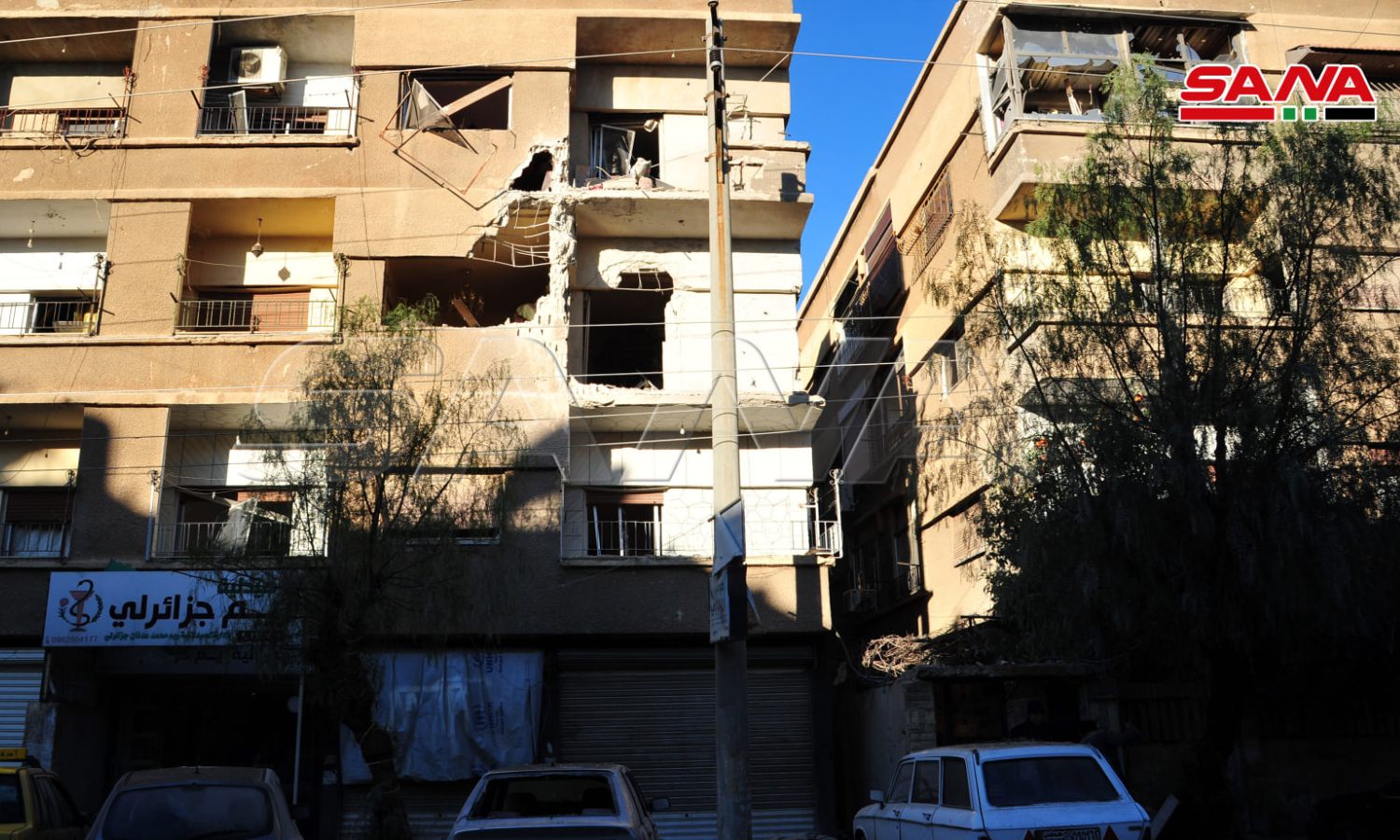أضرار بمنازل سكنية في قدسيا جراء القصف الإسرائيلي في 9 من شباط 2022 (سانا)