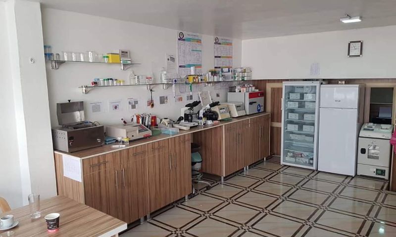 أجهزة طبية في "مجمع فاروق فرح الطبي" في اعزاز شمالي سوريا (مجمع فاروق فرح الطبي- فيس بوك)