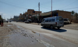 أحد شوارع بلدة أبو حمام بريف دير الزور الشرقي- 28 من شباط 2022 (الناشط سراج النباعي/ فيس بوك)