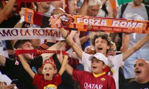 جانب من الحضور الجماهيري لمشجعي فريق روما الايطالي (fliker)