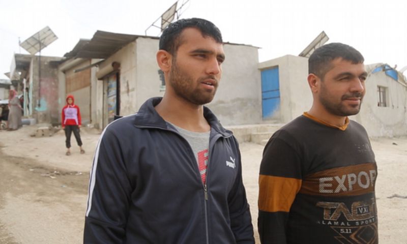 شابان أفغانيان مرحلان من تركيا إلى الشمال السوري (مهاجر نيوز)
