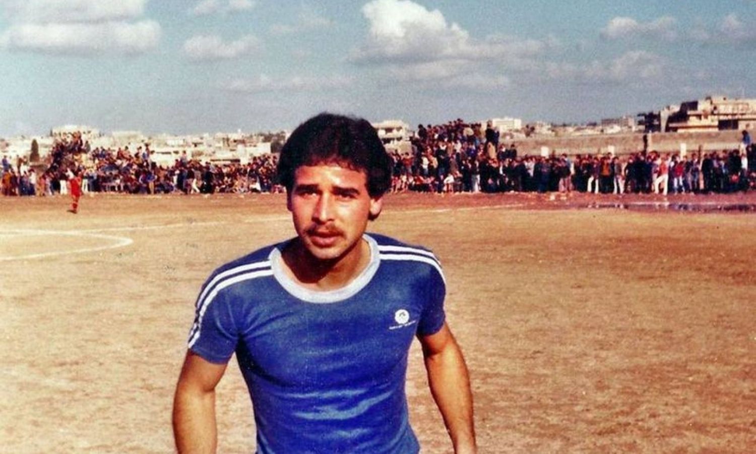 اللاعب موفق كنعان من مباراة في بطولة الدوري السوري عام 1982 (Issa Haikal/ فيس بوك)