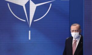 الرئيس التركي رجب طيب أردوغان يحضر قمة الناتو في مقر الحلف في بروكسل 
