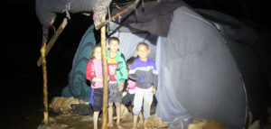 خيمة متضررة في مخيمات شمال غربي سوريا- 1 من أيار 2022- الدفاع المدني السوري (فيس بوك)