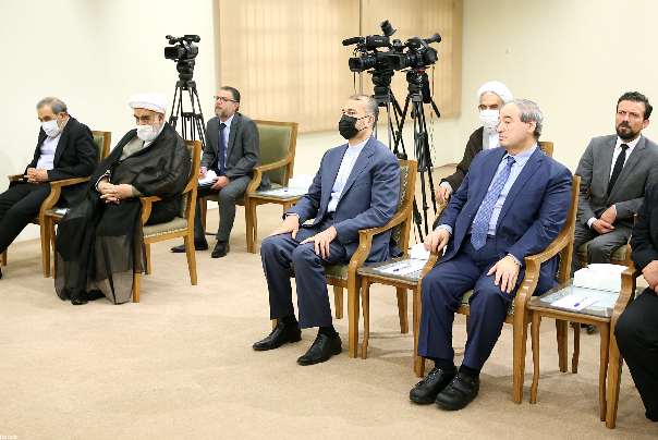 وزير الخارجية السوري فيصل المقداد خلال زيارة الأسد إلى طهران - 8 من أيار 2022 (نور نيوز)