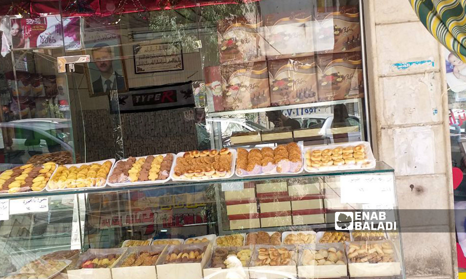 محل حلويات في دمشق 1 ايار 2022 (عنب بلدي/ حسان حسان)