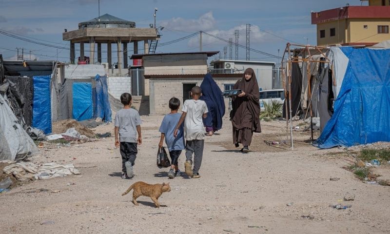 نساء وأطفال في مخيم "الروج" - 2021 (صحيفة إندبندنت)