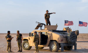 جنود أمريكيين خلال دورية عسكرية أمريكية شمال شرقي سوريا- حزيران 2021 (العزم الصلب/ فيس بوك)