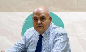 وزير التجارة الداخلية وحماية المستهلك عمرو سالم (تعديل عنب بلدي)