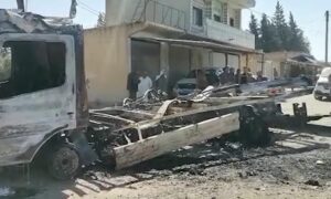 سيارة استهدفتها طائرة مسيرة تركية في قرية تل الجبل شرقي محافظة الحسكة- 28 حزيران 2022 (روناهي)