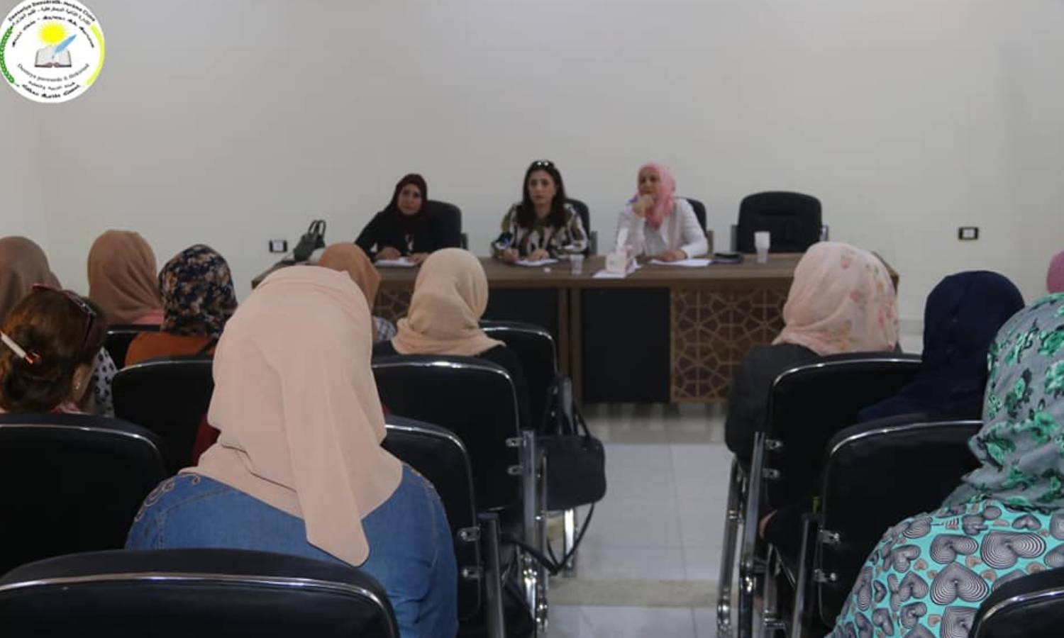 اجتماع المعلمات في "ديرك" شمال شرقي سوريا (هيئة التربية والتعليم)