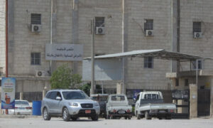 مبنى مستشفى النسائية والأطفال في الرقة- 24 أيار 2022 (عنب بلدي/ حسام العمر)