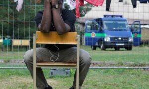 أحد طالبي اللجوء في مراكز الاحتجاز بليتوانيا - 27 حزيران 2022 (منظمة العفو الدولية)