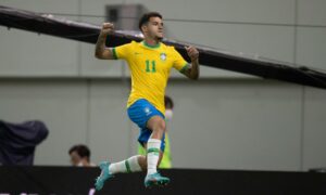 لاعب المنتخب البرازيلي فيليبي كوتينيو يحتفل بتسجيل هدف على منتخب كوريا الجنوبية- 2 حزيران 2022 (CBF)